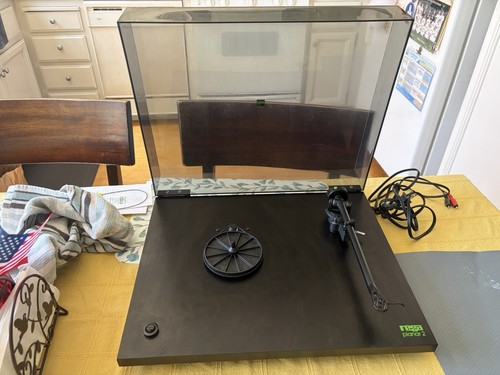 Read description rega planar - read,