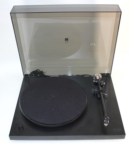 Rega planar turntable - 3, •